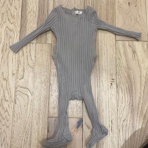 Ribbed baby bodysuit